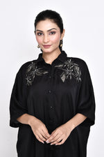 Load image into Gallery viewer, BLACK ANTI-FIT SHIRT DRESS
