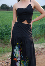 Load image into Gallery viewer, CRUNK BLACK EMBROIDERED FLORAL CO-ORD (CROP TOP AND SKIRT)
