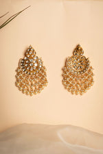 Load image into Gallery viewer, Riha Kundan Earrings
